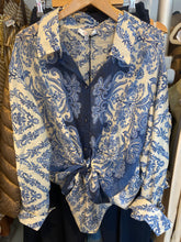 Carregar imagem no visualizador da galeria, Camisa Morgan estampa azul
