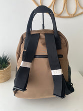 Carregar imagem no visualizador da galeria, Mochila nylon toupe Don Algodon
