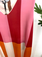 Carregar imagem no visualizador da galeria, Vestido malha fria riscas e rosa e laranja
