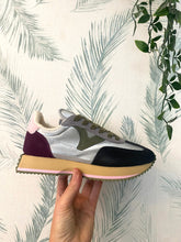 Carregar imagem no visualizador da galeria, Ténis cosmos prata Victoria
