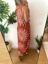 Carregar imagem no visualizador da galeria, Vestido comprido malha fria sol tijolo e rosa
