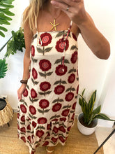 Carregar imagem no visualizador da galeria, Vestido fluído flores grandes branco
