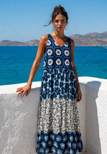 Carregar imagem no visualizador da galeria, Vestido comprido malha fria florzinhas azul
