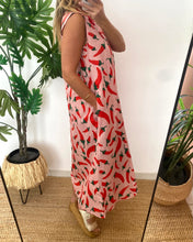 Carregar imagem no visualizador da galeria, Vestido estampa malagueta 🌶️
