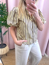 Carregar imagem no visualizador da galeria, Camisa manga balão riscas amarelo
