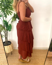 Carregar imagem no visualizador da galeria, Vestido liso folhos largos telha
