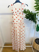 Carregar imagem no visualizador da galeria, Vestido jardineira bolas branco/vermelho
