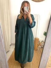 Carregar imagem no visualizador da galeria, Vestido oversize bombazina verde esmeralda
