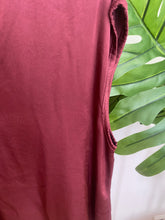 Carregar imagem no visualizador da galeria, Blusa acetinada oversize bordeaux
