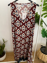 Carregar imagem no visualizador da galeria, Vestido viscose azulejo Bordeaux
