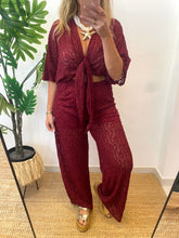 Carregar imagem no visualizador da galeria, Conjunto de renda blusa e calças
