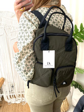 Carregar imagem no visualizador da galeria, Mochila nylon kaki Don Algodon
