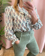 Carregar imagem no visualizador da galeria, Camisa estampa verde água
