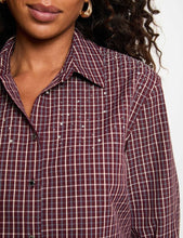 Carregar imagem no visualizador da galeria, Blusa Morgan quadradinhos Bordeaux brilhantes
