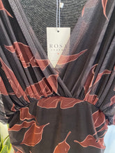Carregar imagem no visualizador da galeria, Vestido tule flores preto
