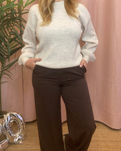 Carregar imagem no visualizador da galeria, Camisola Vivioli beje Vila
