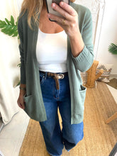 Carregar imagem no visualizador da galeria, Casaco Viril Open kaki Vila
