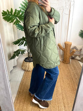 Carregar imagem no visualizador da galeria, Parka Vitate kaki Vila
