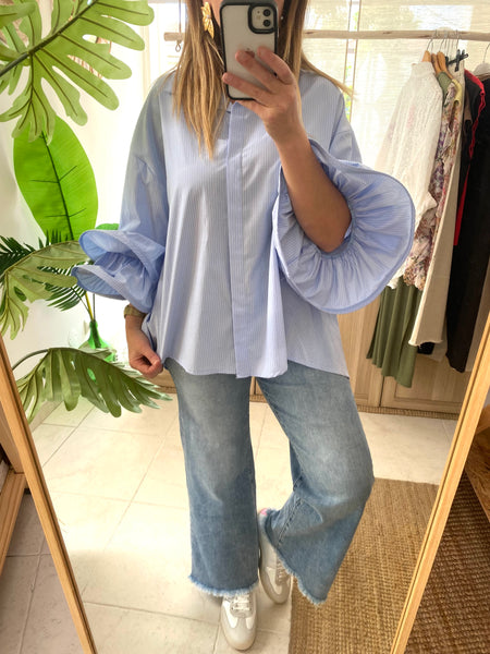 Camisa riscas azul manga folhos grandes