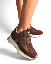 Carregar imagem no visualizador da galeria, Ténis castanhos Ruika
