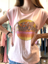 Carregar imagem no visualizador da galeria, T-shirt rosa Girls Morgan

