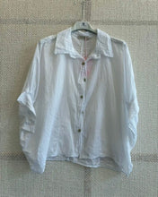Carregar imagem no visualizador da galeria, Camisa oversize fininha branco
