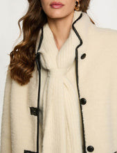 Carregar imagem no visualizador da galeria, Casaco de pêlo branco Morgan
