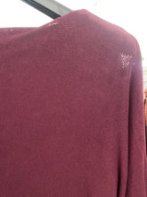 Carregar imagem no visualizador da galeria, Camisola/capa de malha Bordeaux
