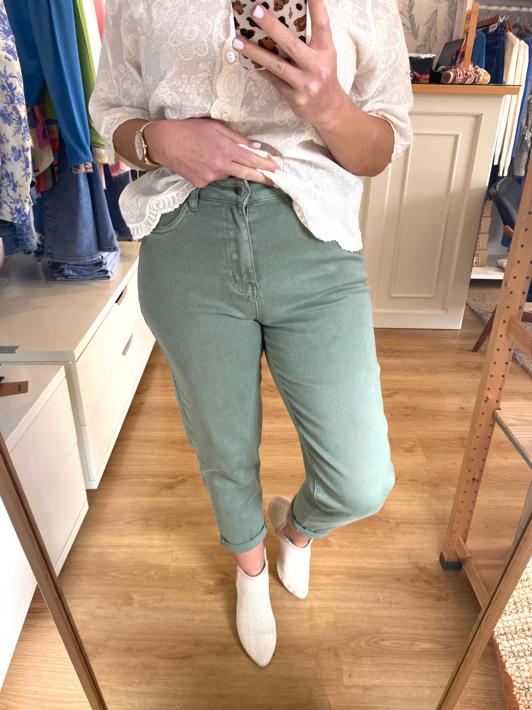 Calças mom fit sarja verde