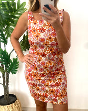 Carregar imagem no visualizador da galeria, Vestido curto estampa flores laranja 🍊

