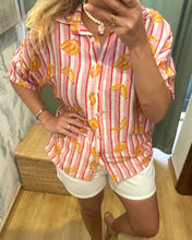 Carregar imagem no visualizador da galeria, Camisa oversize padrão bananas

