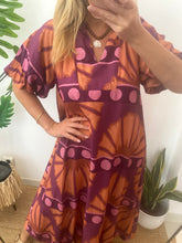 Carregar imagem no visualizador da galeria, Vestido estampa africana manga balão rosa e laranja
