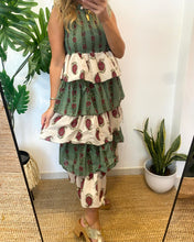 Carregar imagem no visualizador da galeria, Vestido estampado folhos verde
