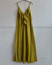 Carregar imagem no visualizador da galeria, Vestido alça fina com folho verde azeitona
