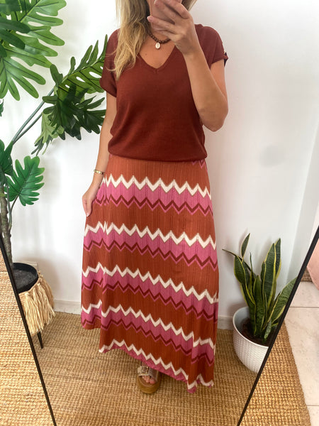 Saia malha fria zigzag tijolo e rosa