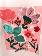 Carregar imagem no visualizador da galeria, T-shirt branca flores
