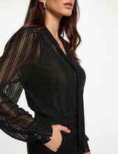 Carregar imagem no visualizador da galeria, Blusa com laçada preto Morgan
