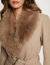 Carregar imagem no visualizador da galeria, Casaco de fazenda com pêlo MORGAN
