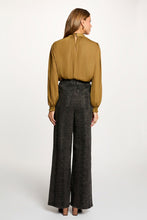 Carregar imagem no visualizador da galeria, Blusa laçada Morgan
