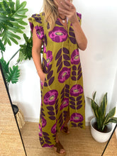 Carregar imagem no visualizador da galeria, Vestido camisa com folho manga estampa papoilas rosa
