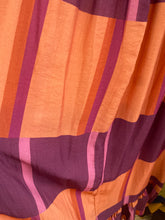 Carregar imagem no visualizador da galeria, Vestido ombros descobertos laranja e Bordeaux

