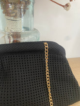 Carregar imagem no visualizador da galeria, Clutch malha lisa preto
