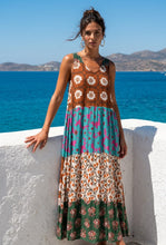 Carregar imagem no visualizador da galeria, Vestido comprido malha fria florzinhas multicor
