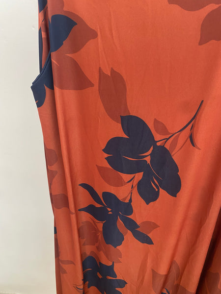 Vestido midi malha fria estampa folhas telha