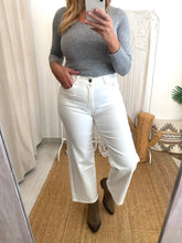 Carregar imagem no visualizador da galeria, Calça straight sarja cru
