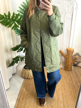 Carregar imagem no visualizador da galeria, Parka Vitate kaki Vila
