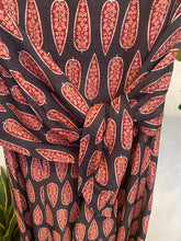 Carregar imagem no visualizador da galeria, Vestido Sardenha folhas pequenas cinza
