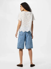 Carregar imagem no visualizador da galeria, Blusa Pieces bordado inglês branco
