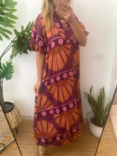 Carregar imagem no visualizador da galeria, Vestido estampa africana manga balão rosa e laranja

