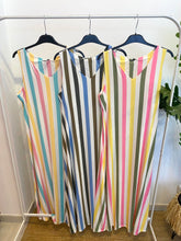 Carregar imagem no visualizador da galeria, Vestido comprido malha fria riscas finas
